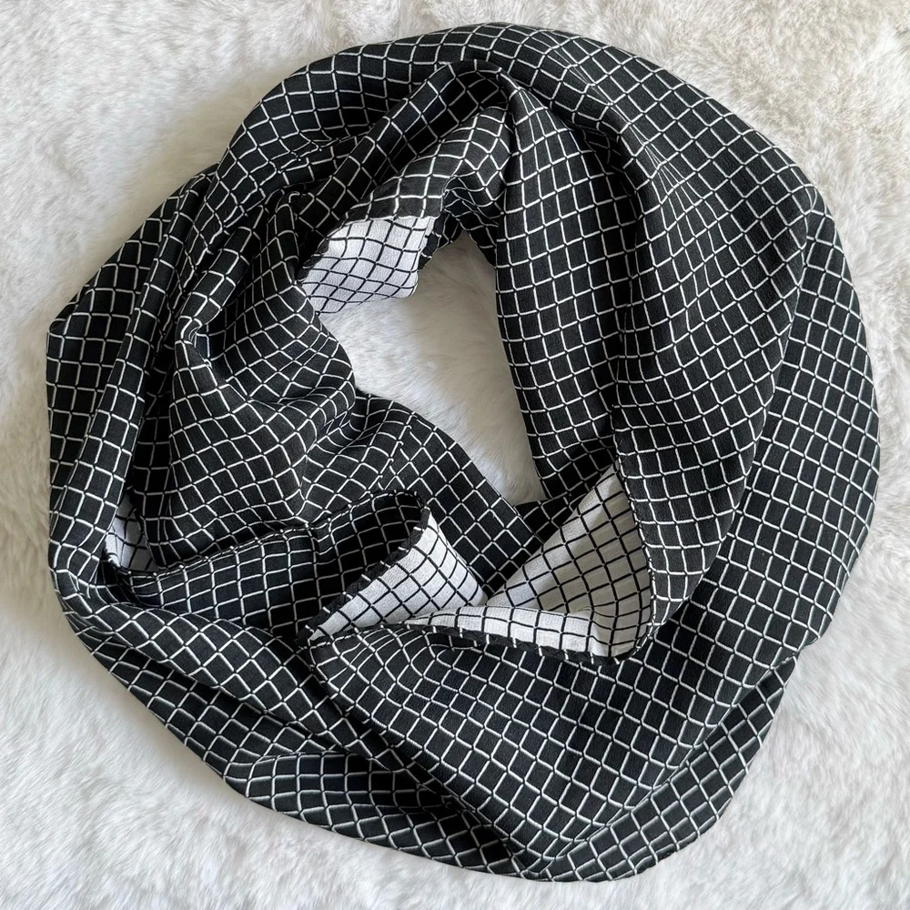 J JILL NEW Wearever Silk Windowpane Print Infinity Scarf • Woven Reversible